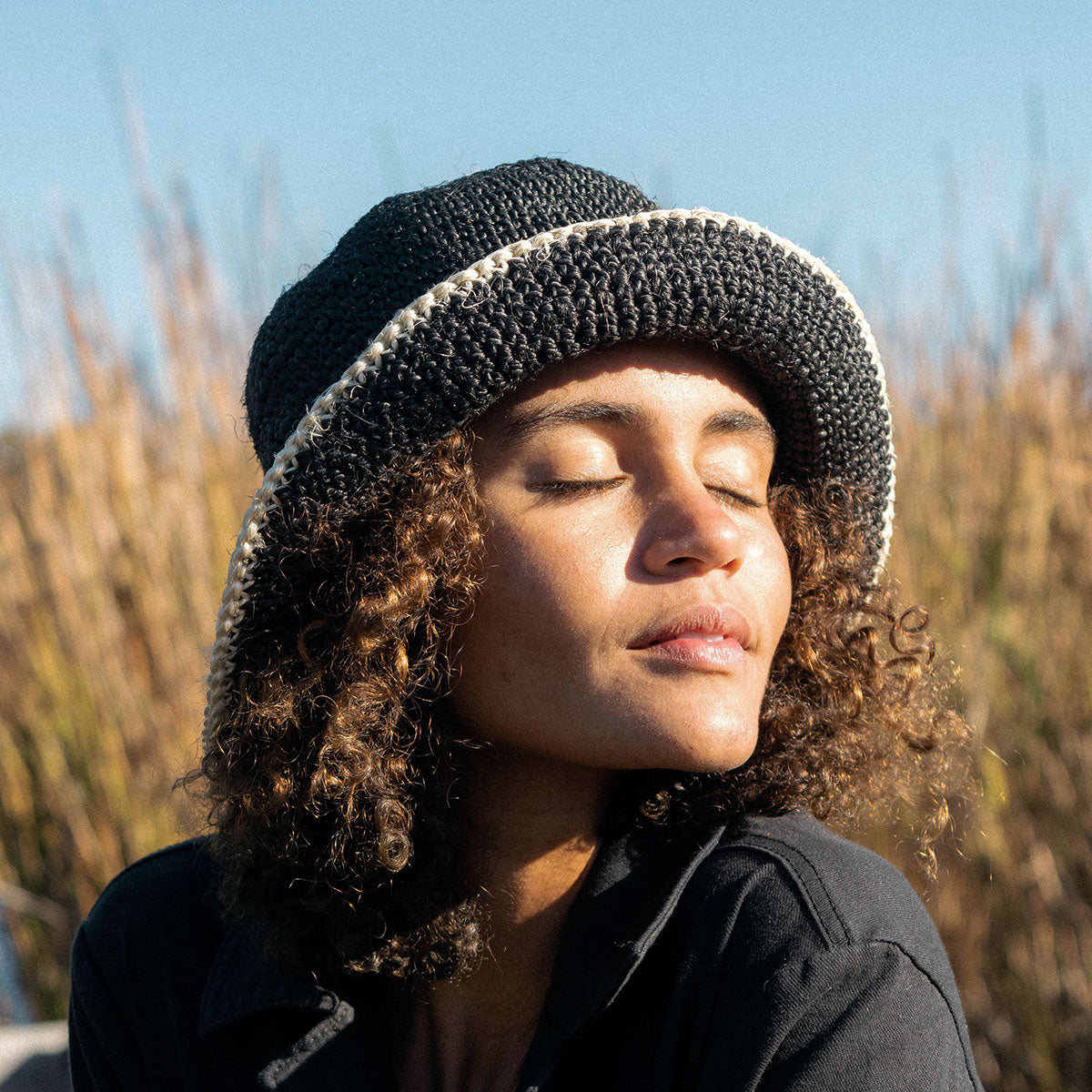 [WS] Black + White Bucket Hat Minga