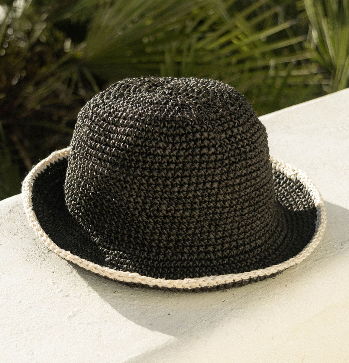 [WS] Black + White Bucket Hat Minga